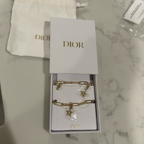🌟HOST PICK 🌟Dior phone charm - Picture 1 of 7